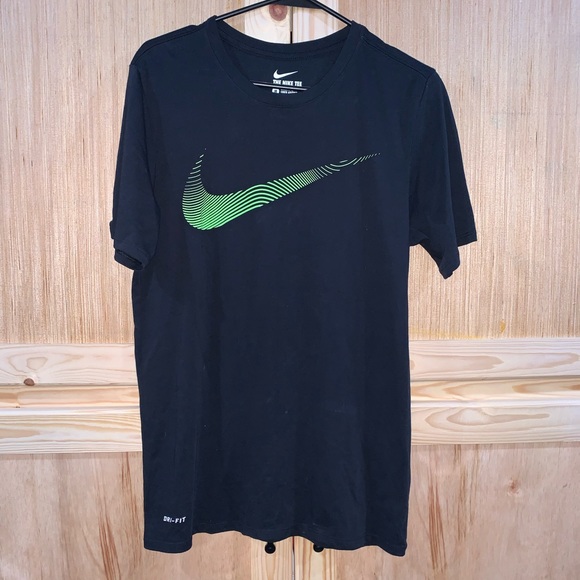 The Nike Tee Drifit Athletic Cut 